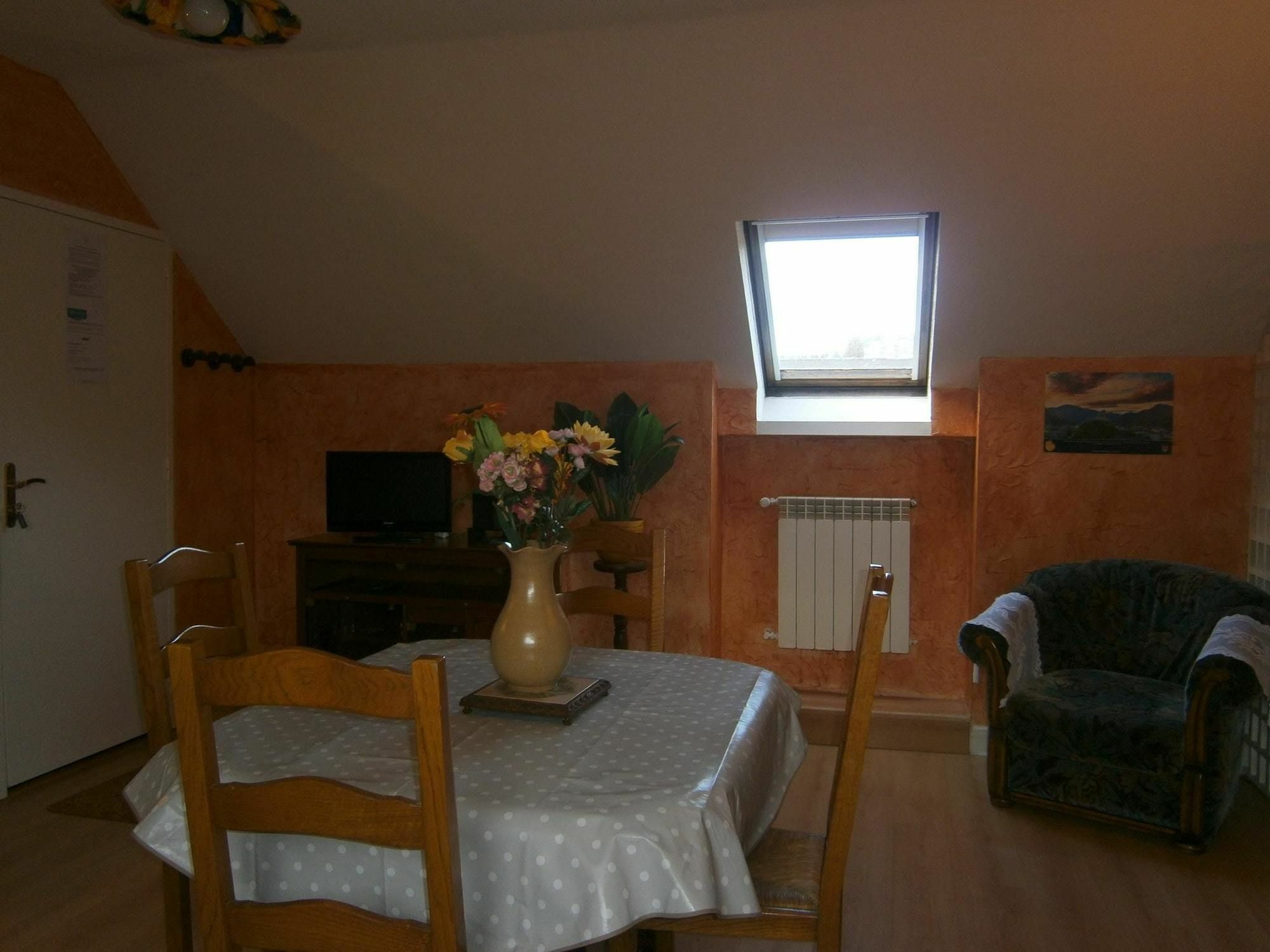 House With 2 Bedrooms In With Wonderful Mountain View Enclos